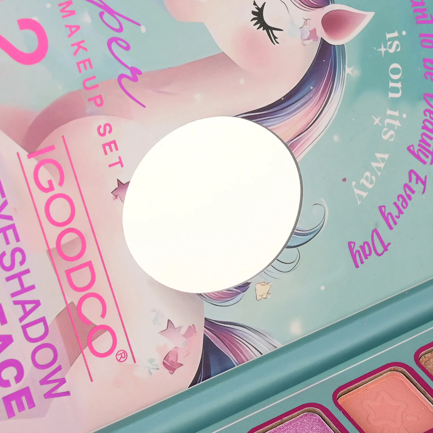 18 Color Makeup Eye Shadow Set - Image 4