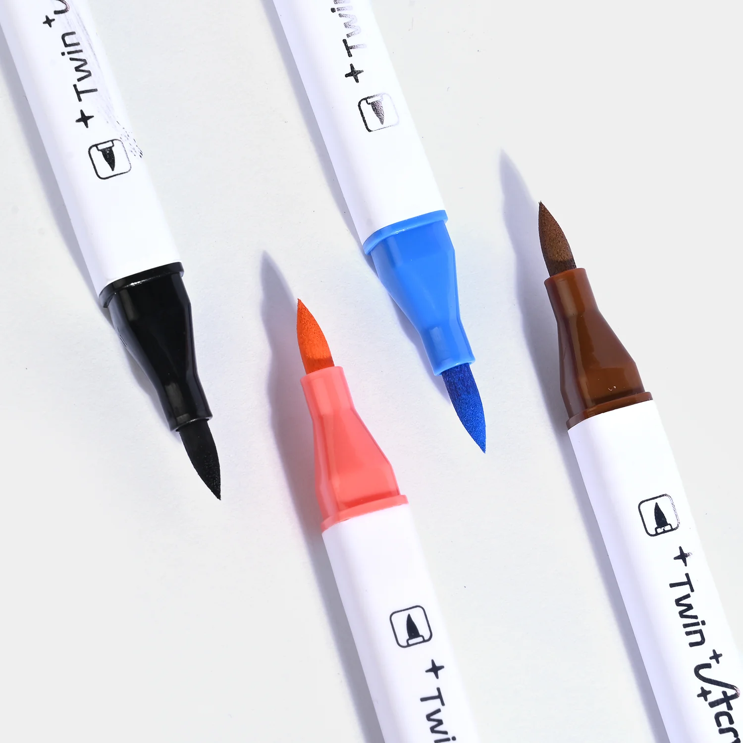 Acrylic Markers Set 12PCs - Image 2