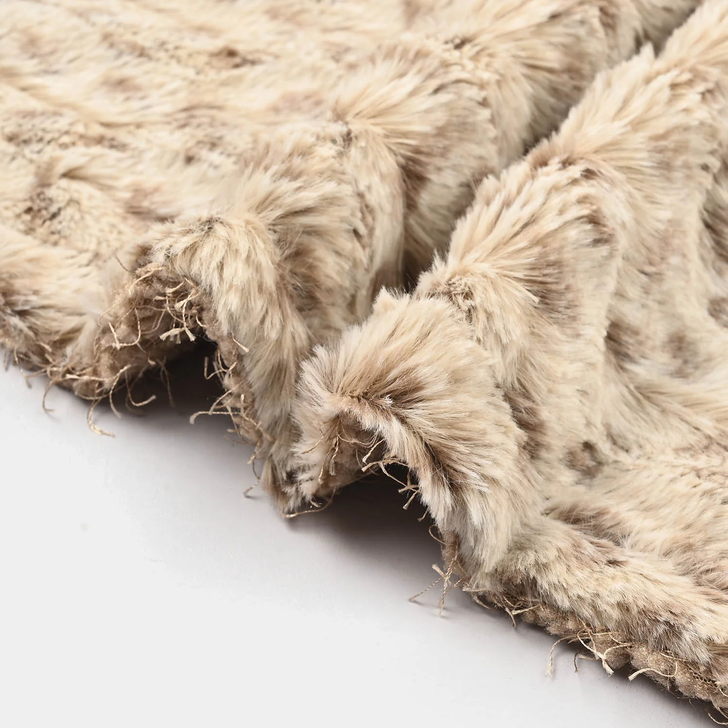 Plush Textured Blanket - Image 3