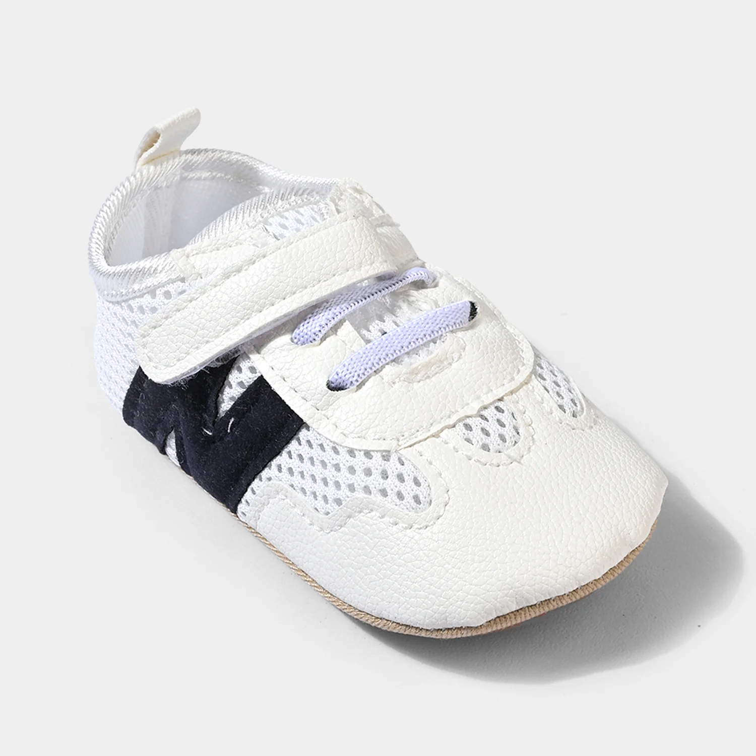 Boys Shoes D136-White