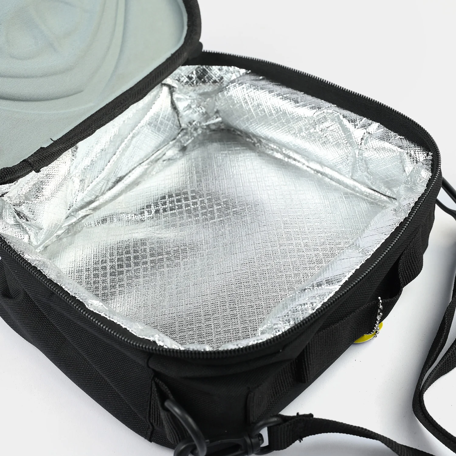 Levup Embossed Lunch Bag - Image 4