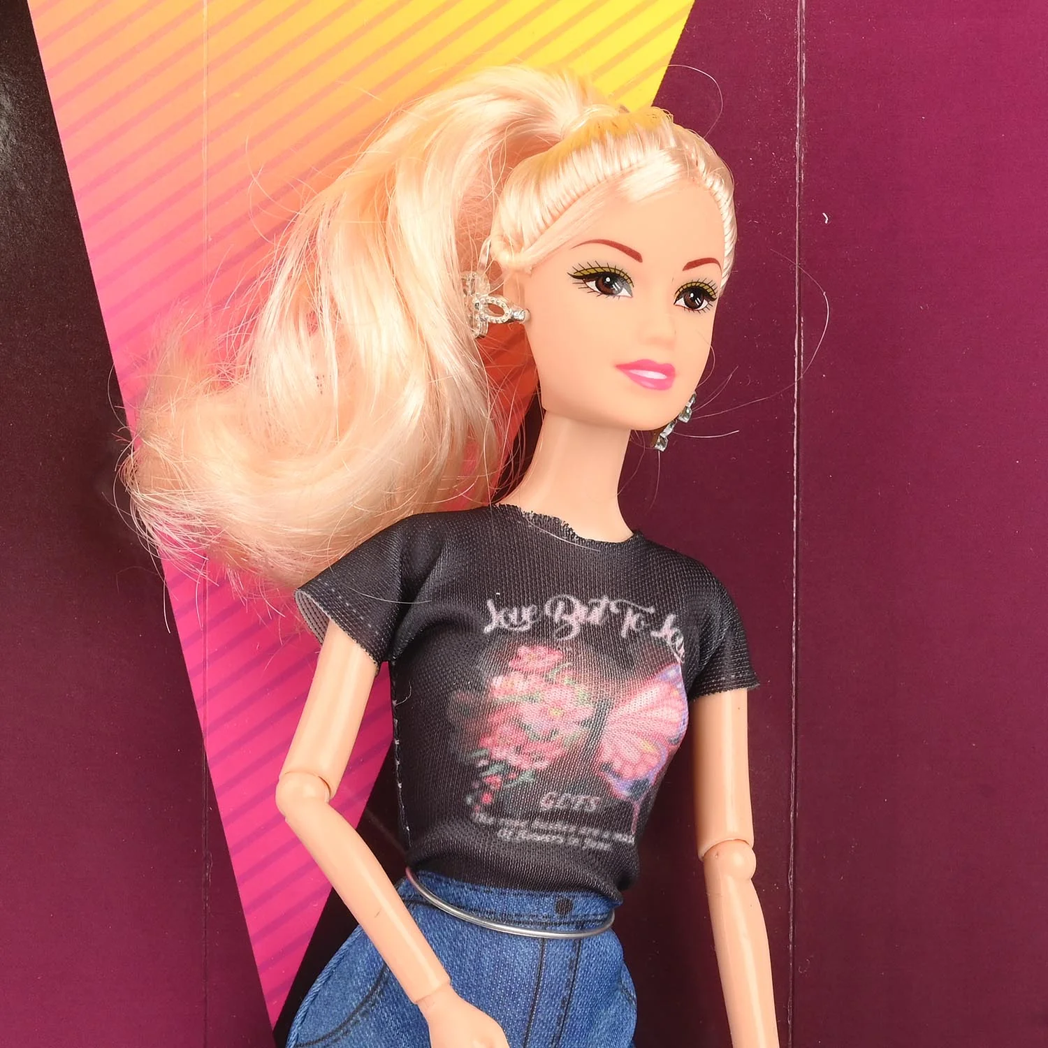 Fashion Girl Doll – Trendy Outfit & Realistic Design - Image 3