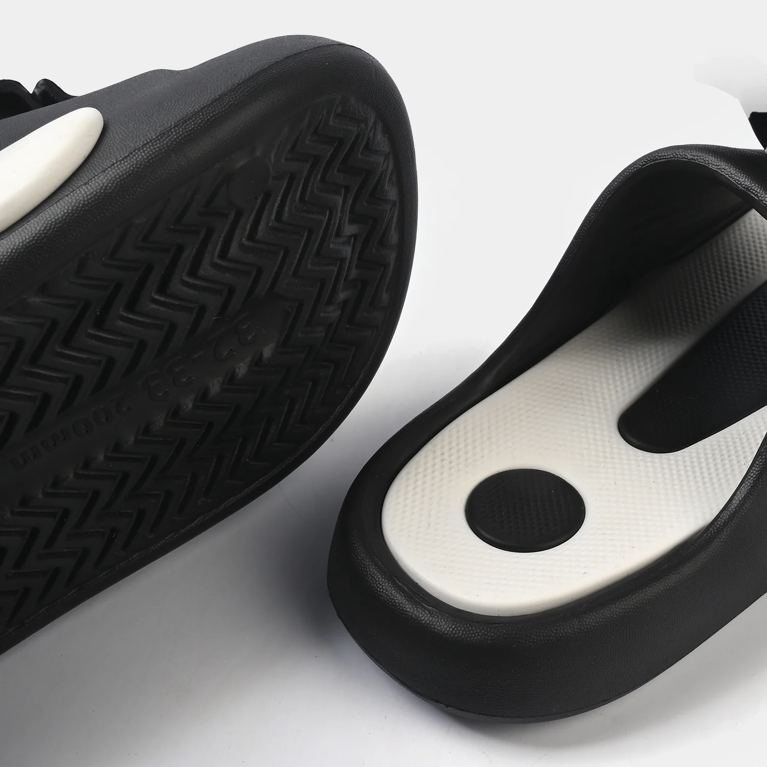 Girls Slipper 5188-Q14 - BLACK - Image 2