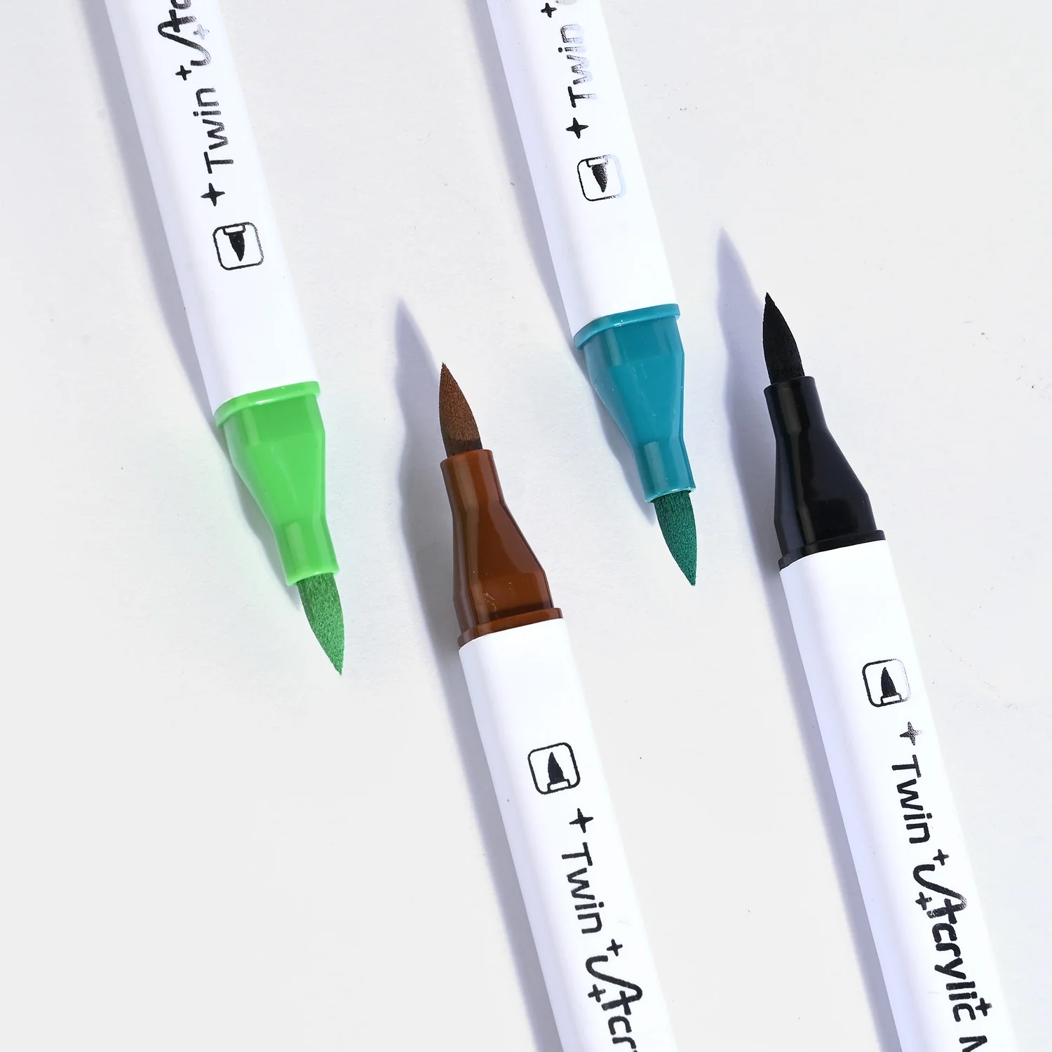 Dual-Tip Acrylic Marker Set | 18PCs - Image 2