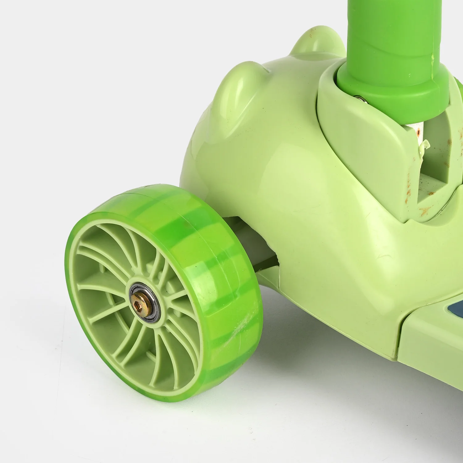 Kids' 3-Wheel Scooty with Lights & Sound - Image 4