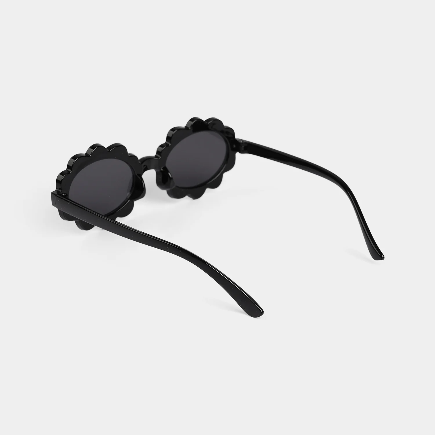 Stylish & Elegant Sunglasses for Kids - Image 3