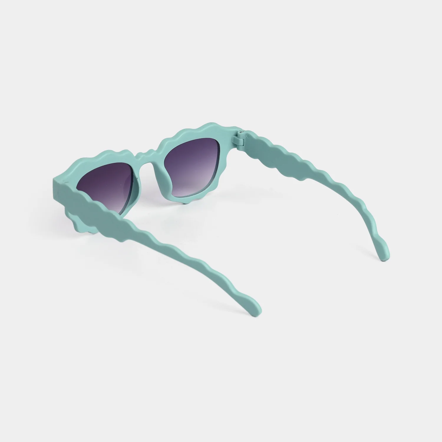 Stylish & Elegant Sunglasses for Kids - Image 3