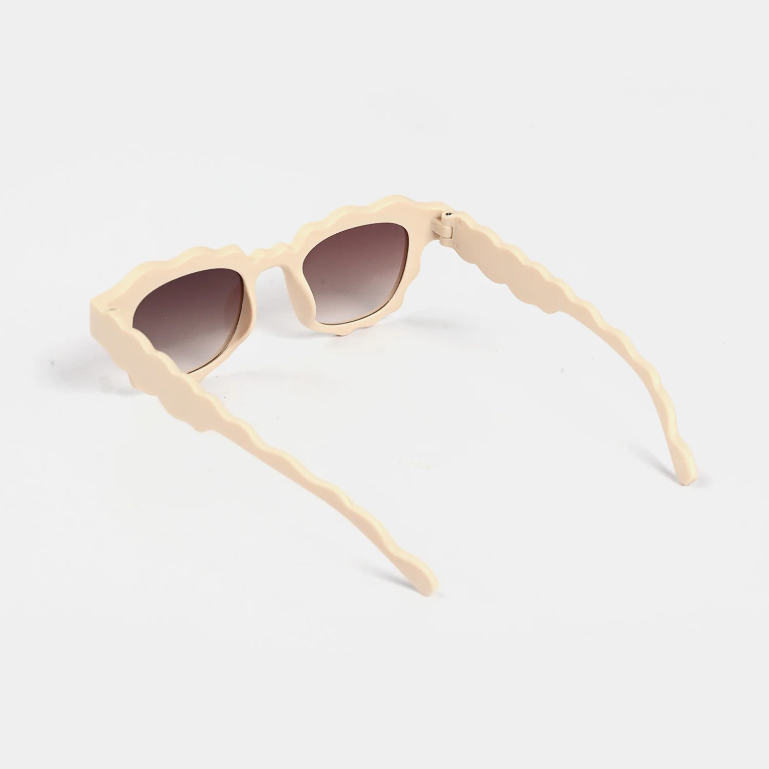 Kids Stylish Sunglasses - Image 3