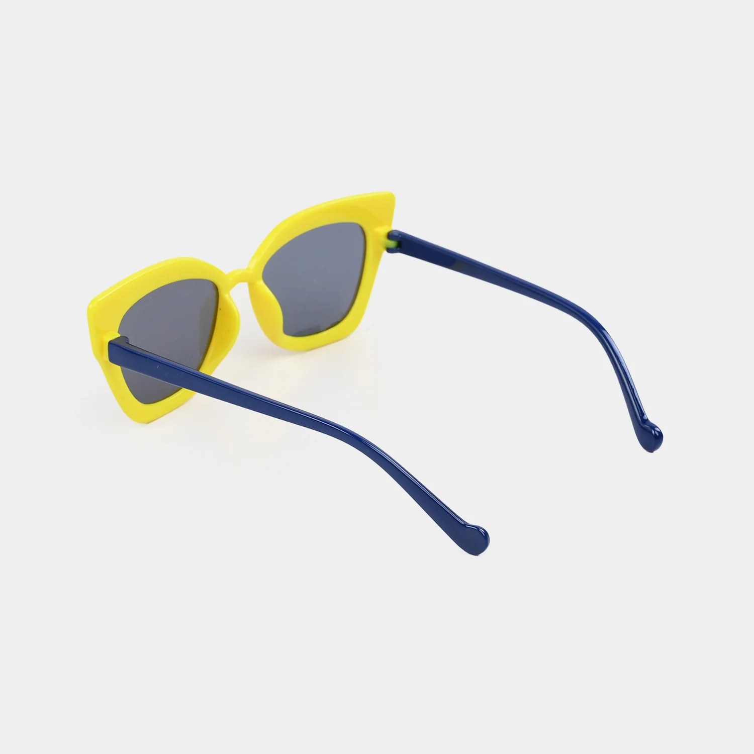 Kids Stylish Sunglasses - Image 3