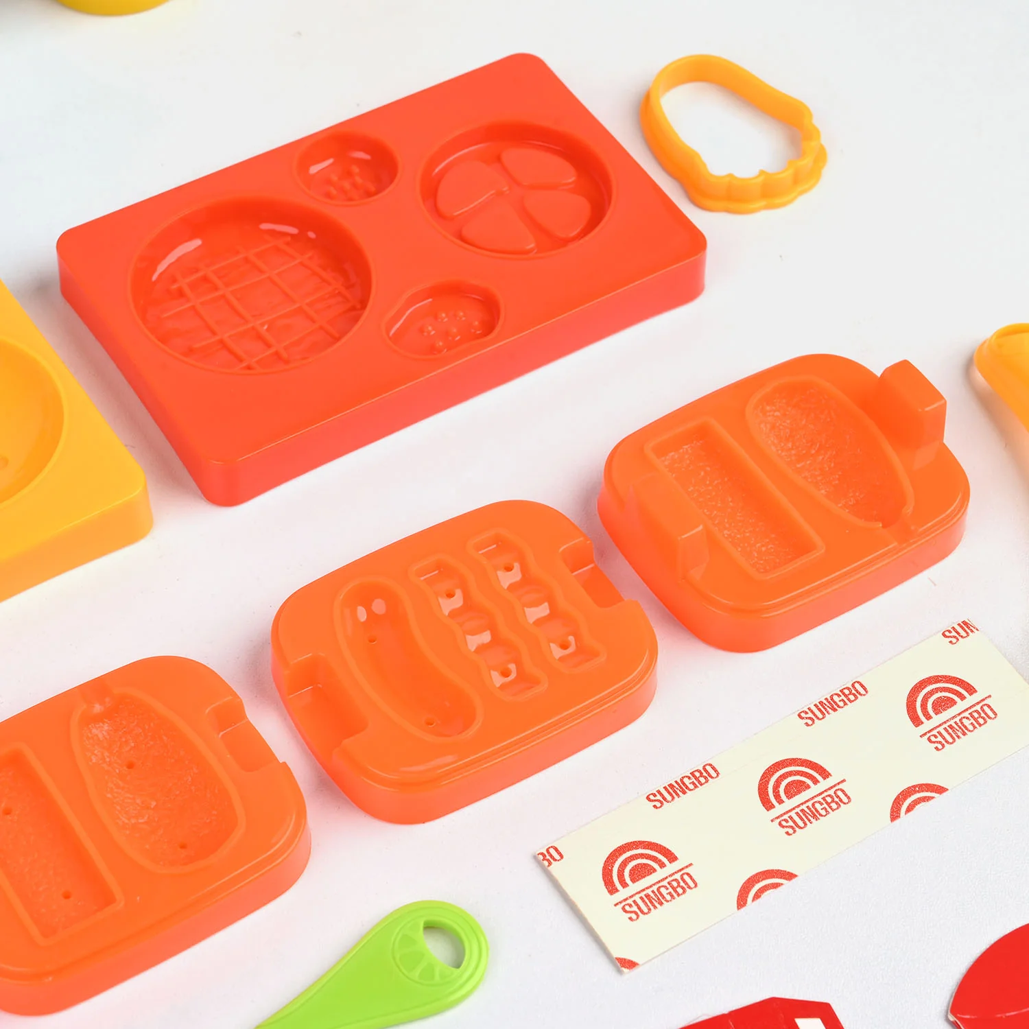 Little Hamburger Chef Dough Set - Image 2