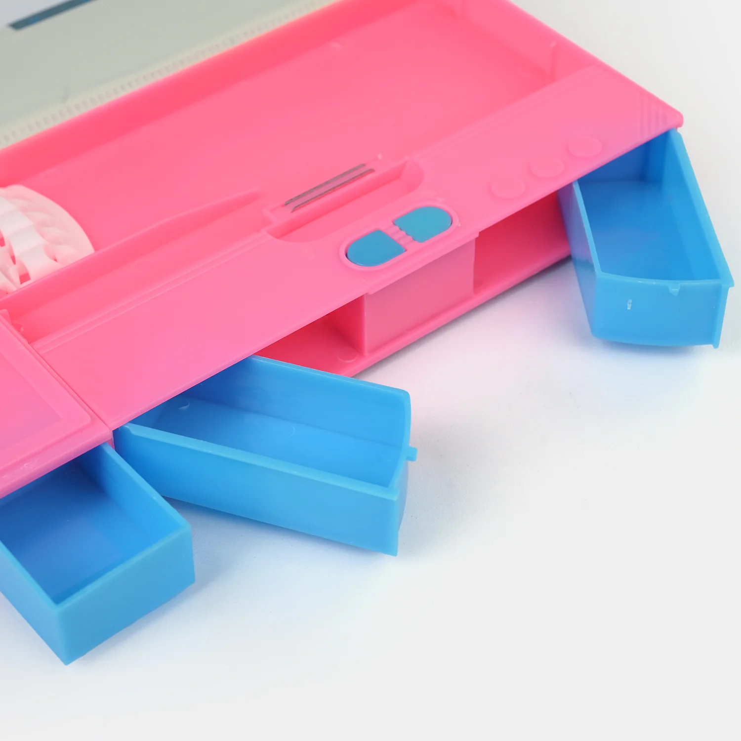 Magnetic Pencil Box for Kids - Image 4