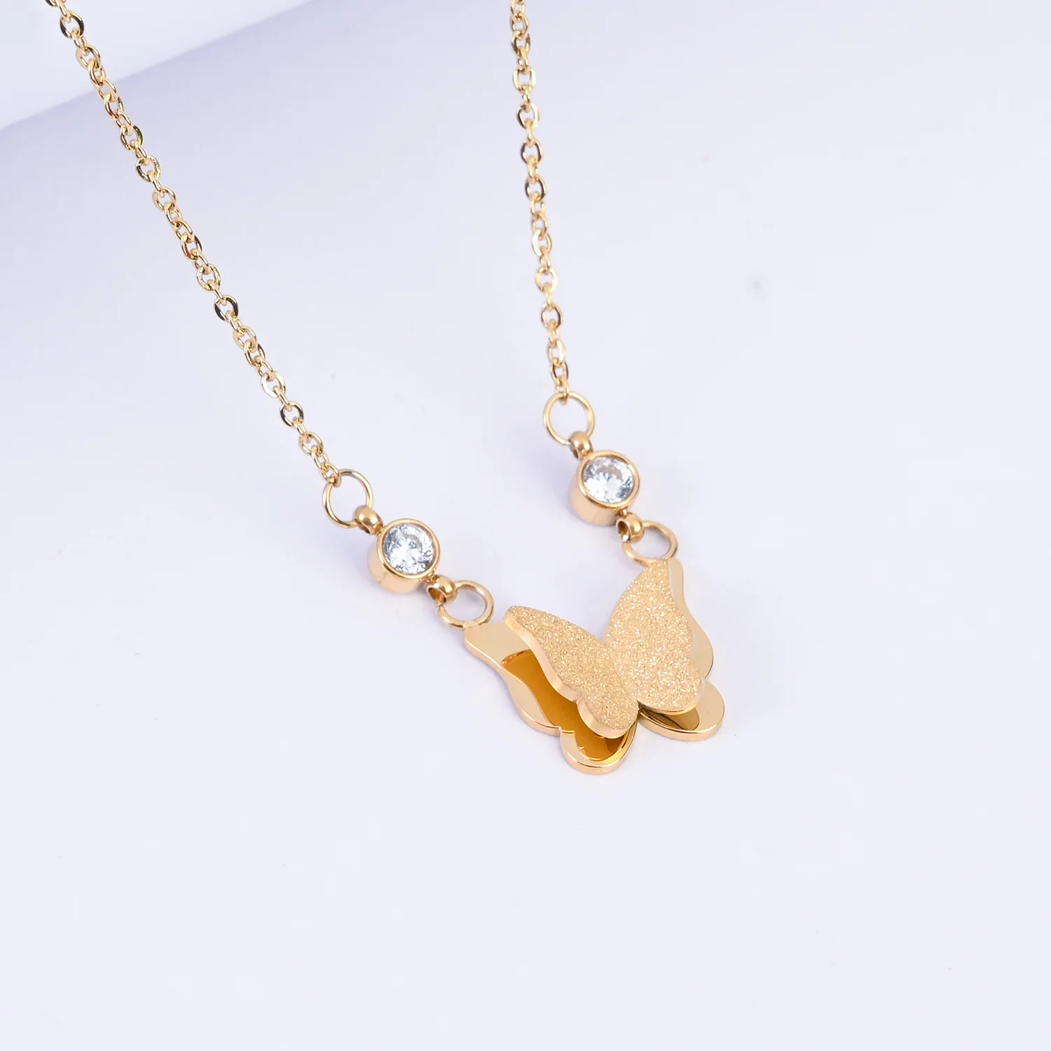 Elegant Pendant Necklace - Image 2