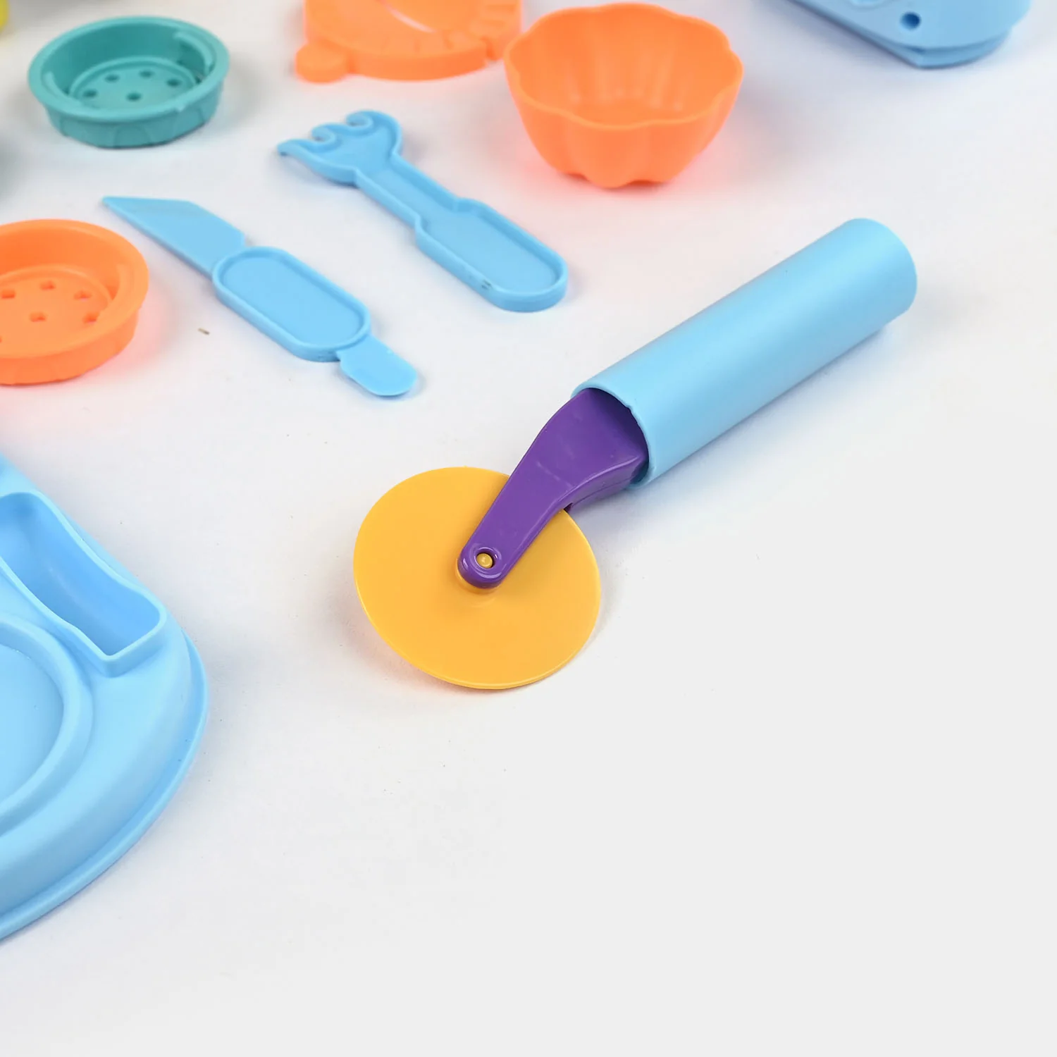 Play-Doh Kitchen Creations Noodle Party Playset - Image 6