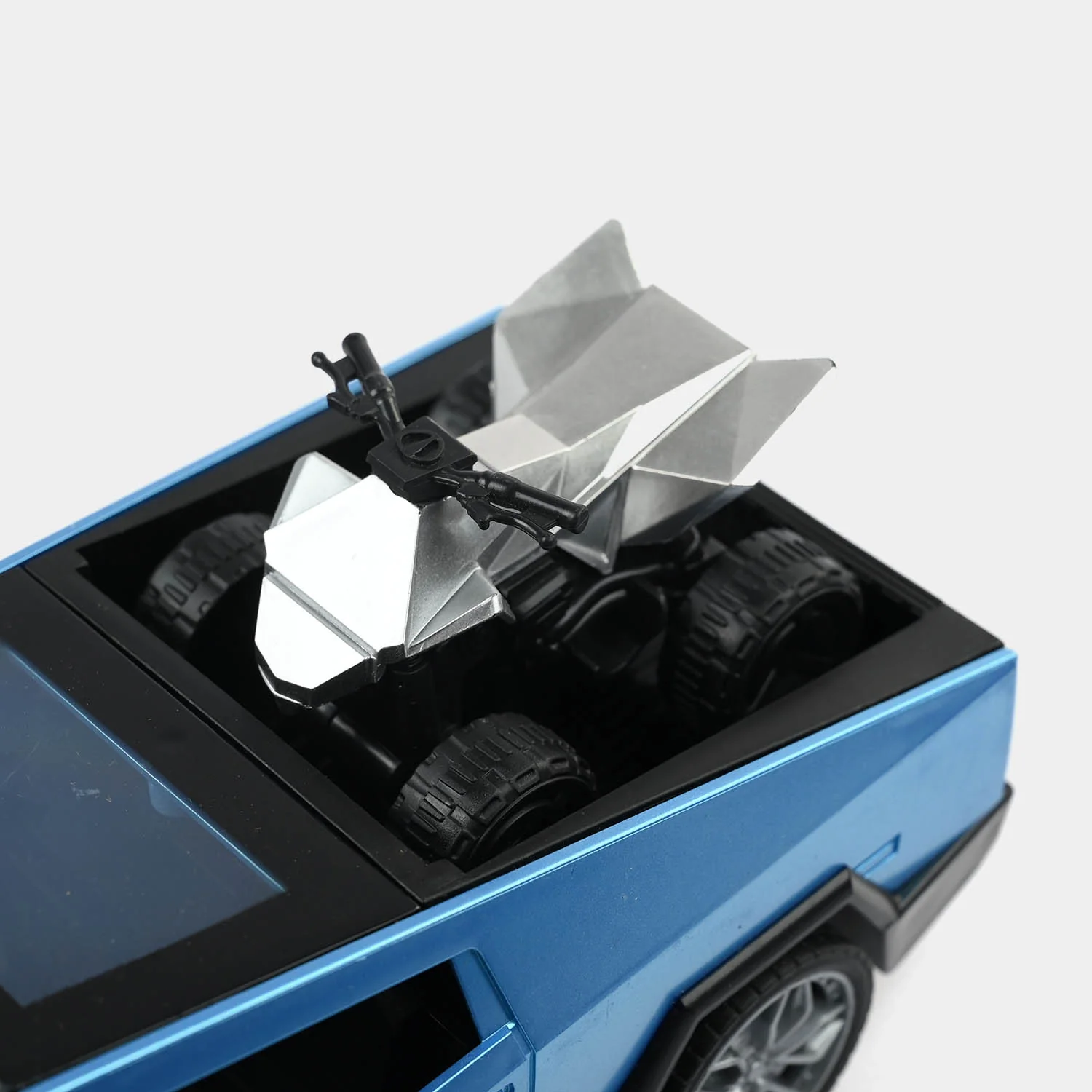 Remote Control Car With Spray - Image 4