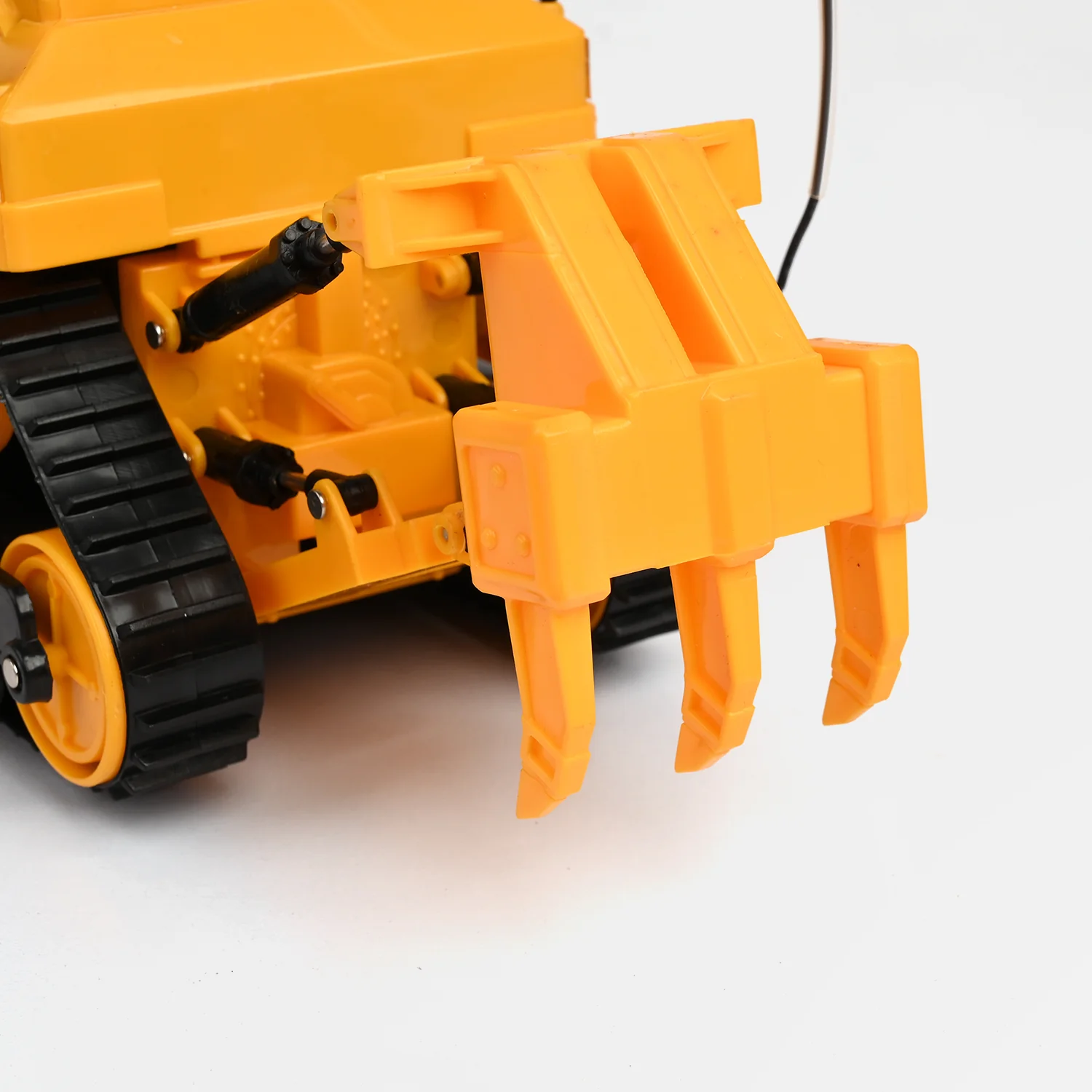 Remote Control Heavy Duty Construction Truck - Image 8
