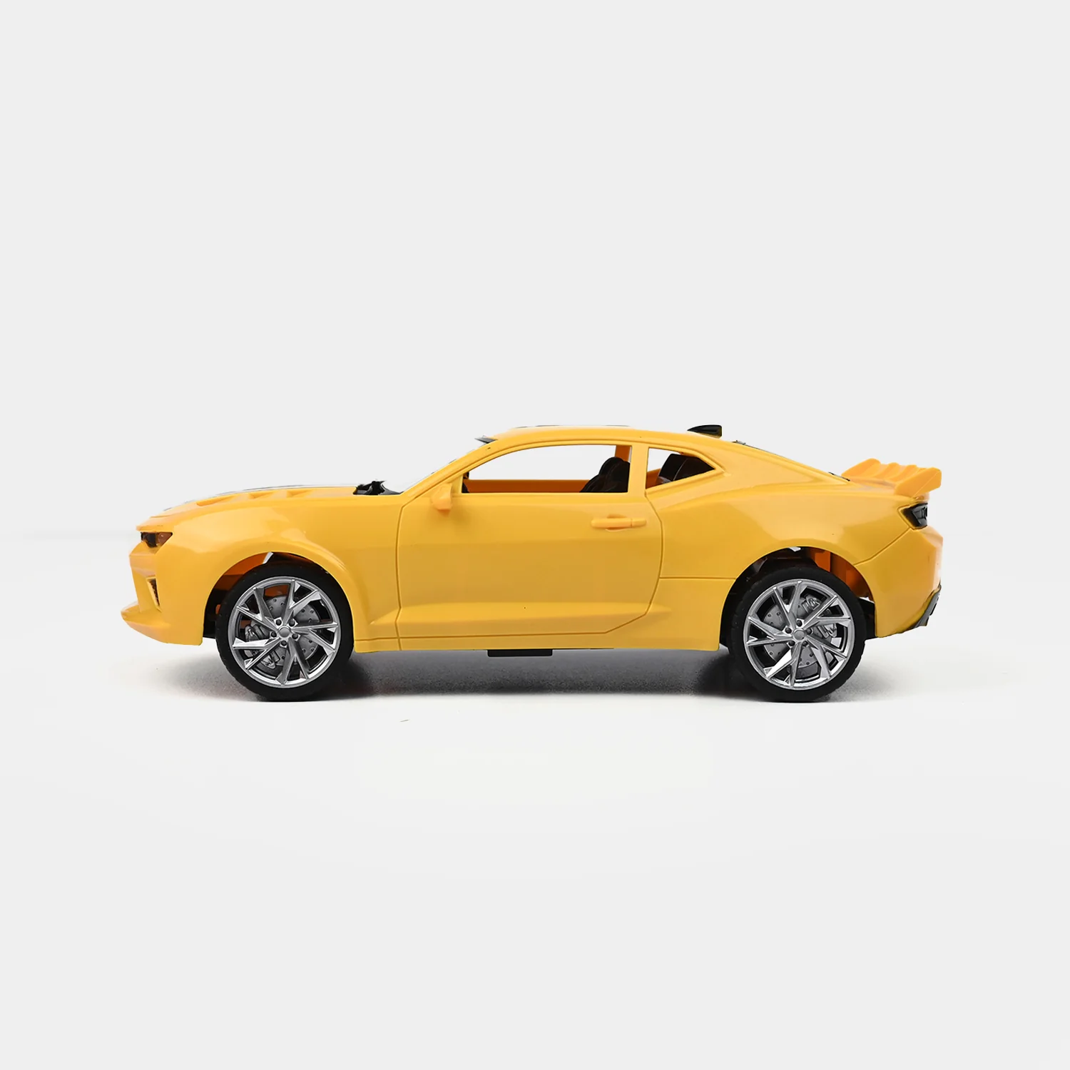 SportyCar – 1:16 Scale Remote Control Sports Car (Yellow) - Image 5
