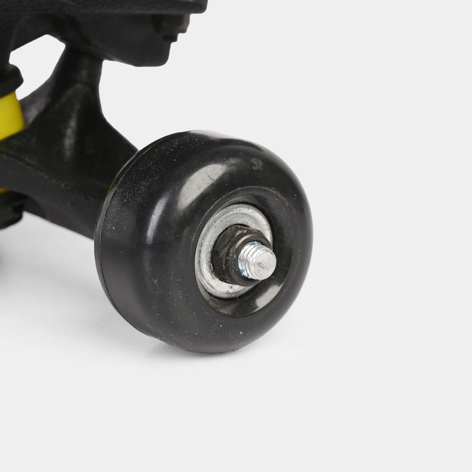 Classic Cruiser Skateboard for Kids - Image 4