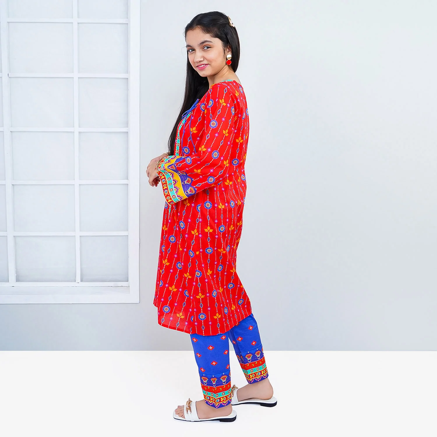 Unstitched Girls Lawn Digital Print 2Pcs Suit - Red - Image 3
