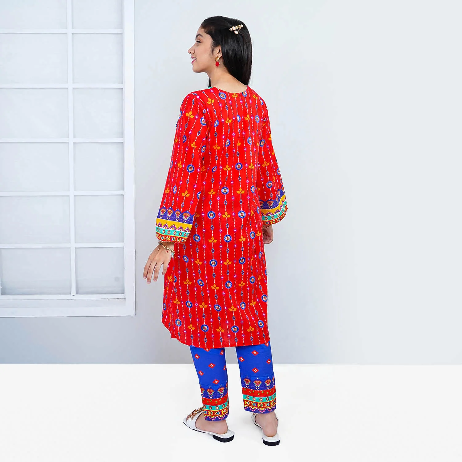 Unstitched Girls Lawn Digital Print 2Pcs Suit - Red - Image 4