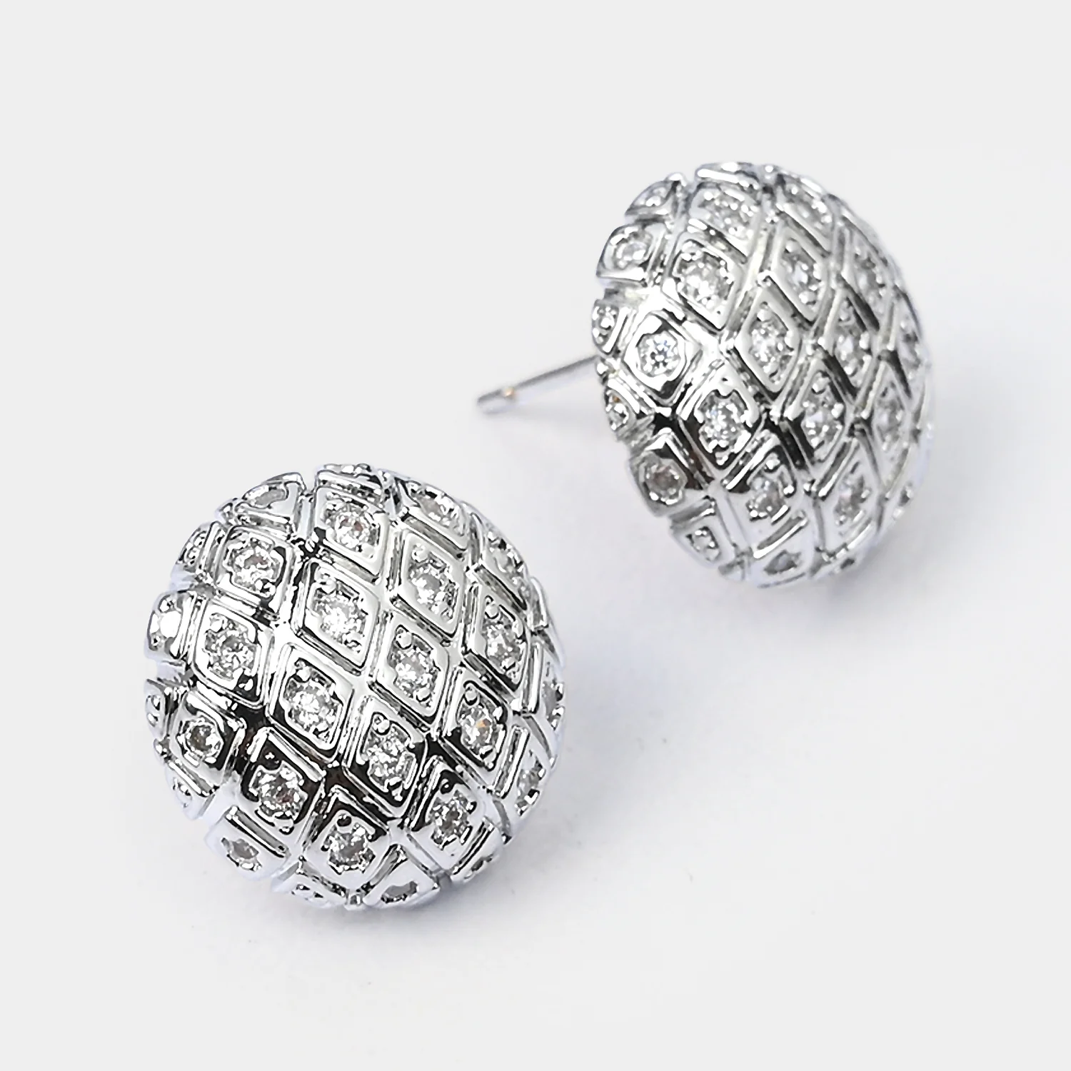 Elegant & Stylish Earrings - Image 2