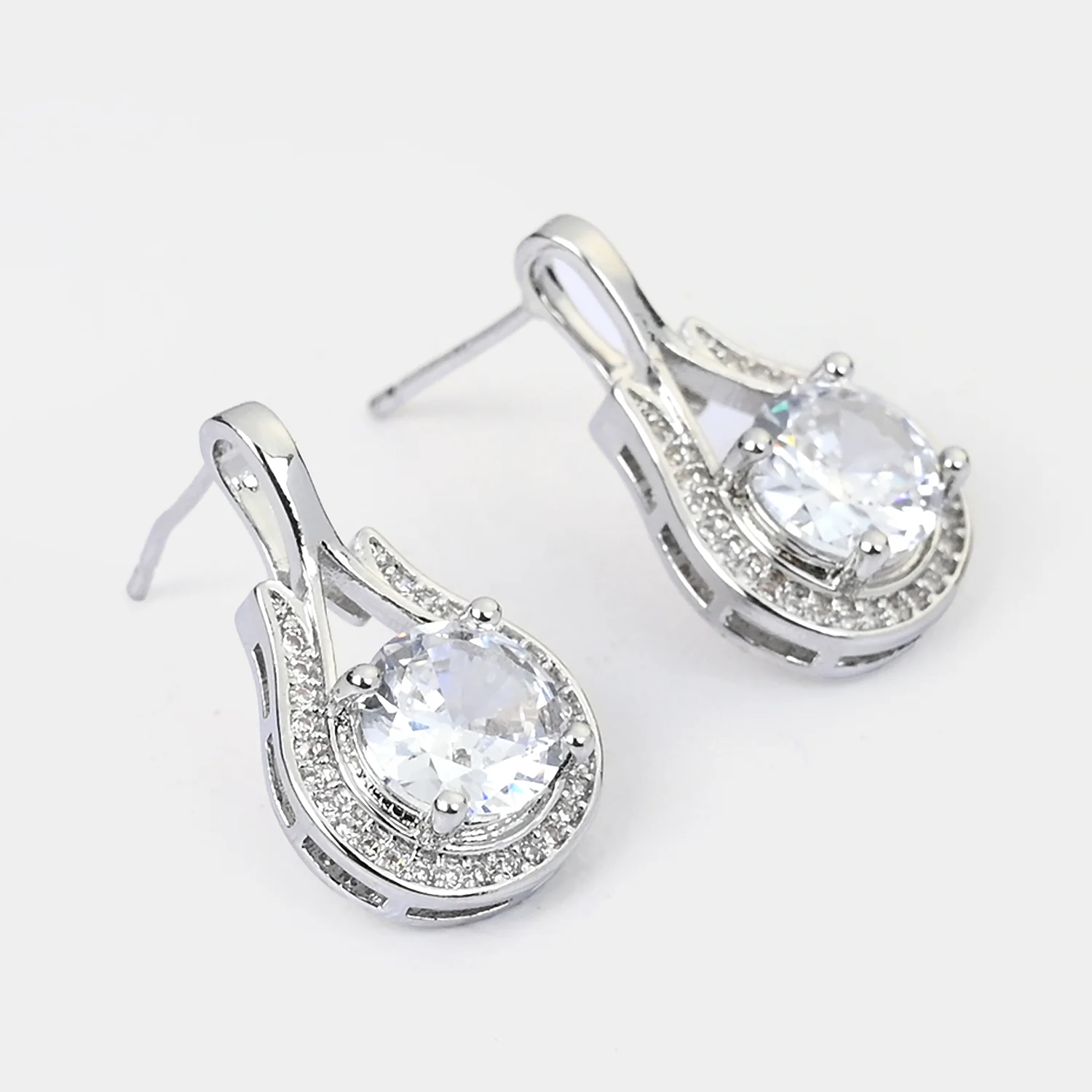 Elegant & Stylish Earrings - Image 2