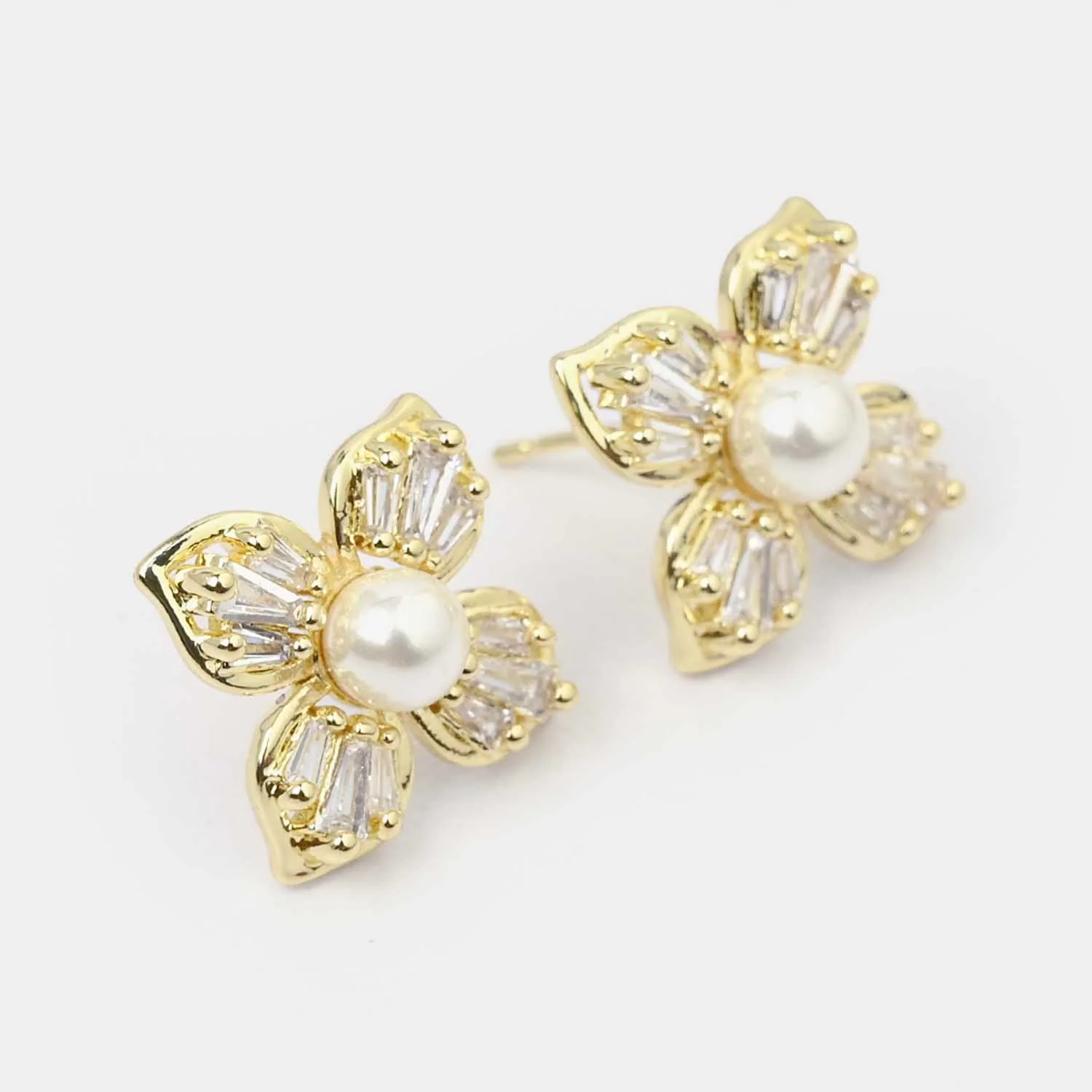 Elegant & Stylish Earrings - Image 2